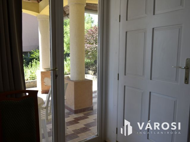 Litéri családi ház egy lakás áráért!