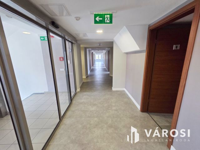 Kiadó modern, nagyméretű iroda Budaörsön! - 2