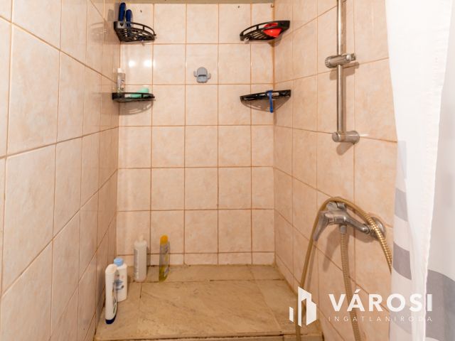 RÁKOSPALOTA 92 M² + KERT + PINCE – 2 HÁZRÉSZ: 81,8 M FT!